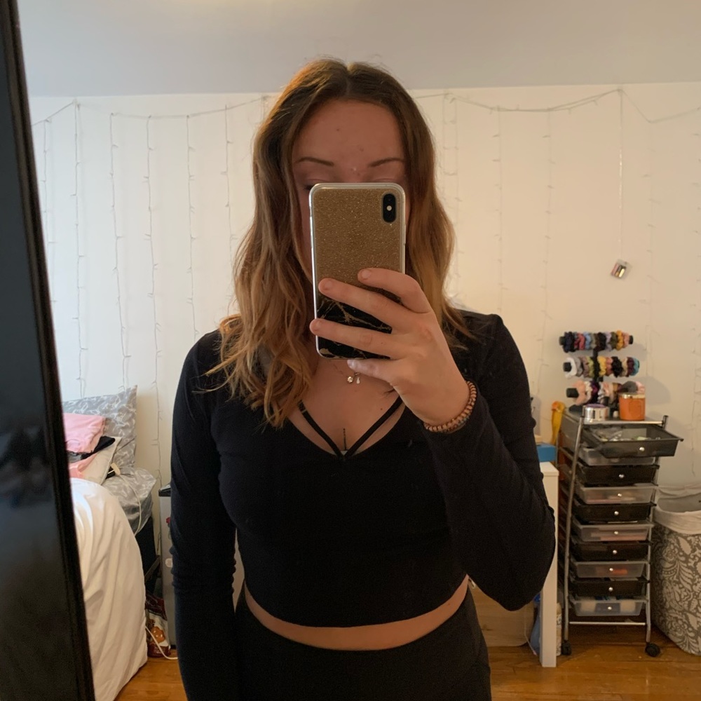 CHARLOTTE RUSSE black strapped crop top